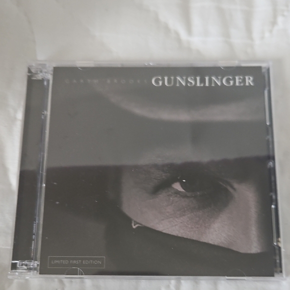 Garth Brooks The Ultimate Collection Box Set - Picture 6 of 8